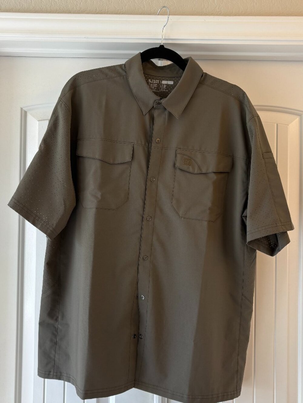 5.11 SHORT SLEEVE SHIRT (LG)